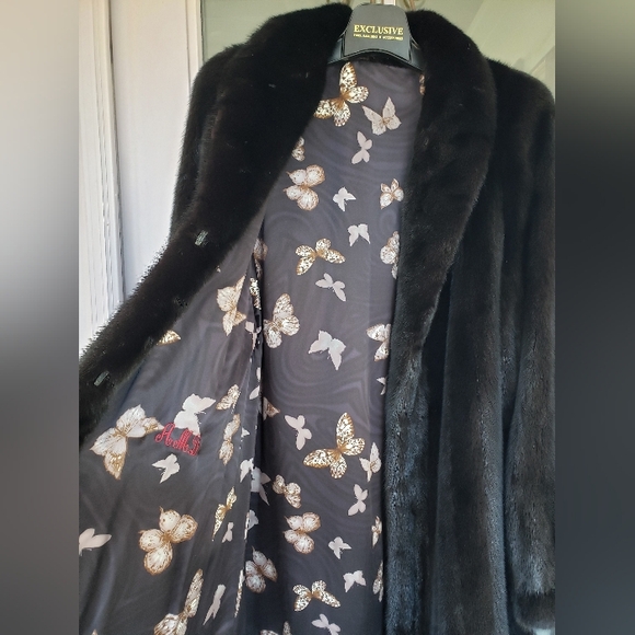 Genuine Black Canadian Mink Coat, Size 10/12, lovingly used - Picture 15 of 16